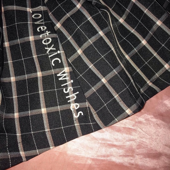 High Waisted Checkered Skirt - Picture 3 of 4